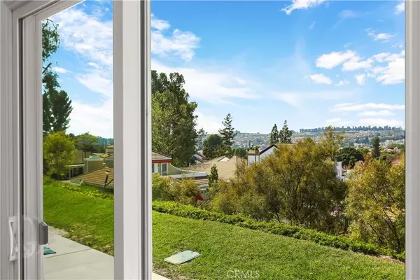Mission Viejo, CA 92692,23245 Villena