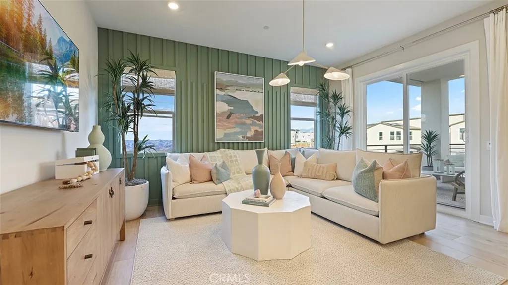 Irvine, CA 92618,445 Mulligan