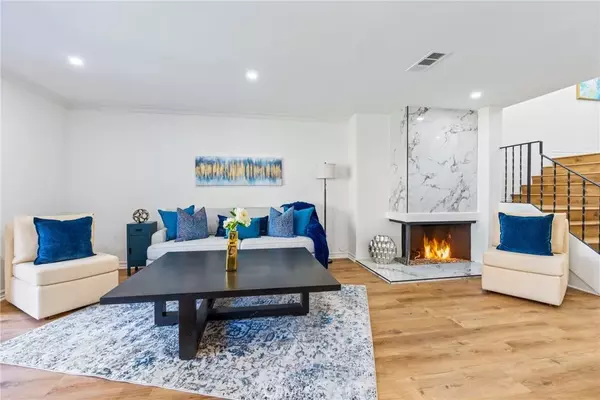 Newport Beach, CA 92660,504 Playa