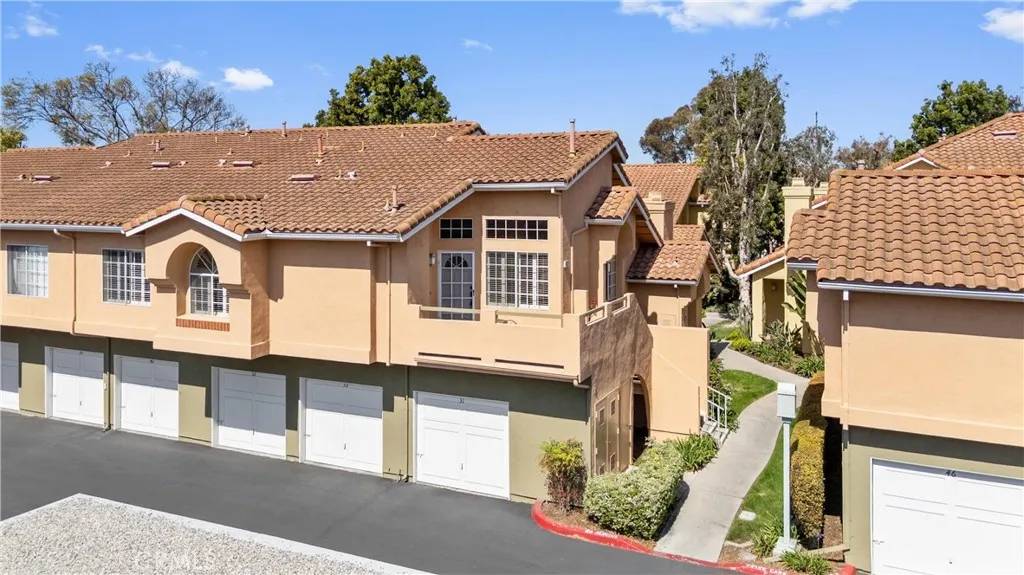 62 Marbella Aisle,  Irvine,  CA 92614