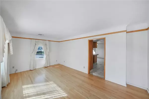 Lakewood, CA 90712,6001 Lorelei Avenue