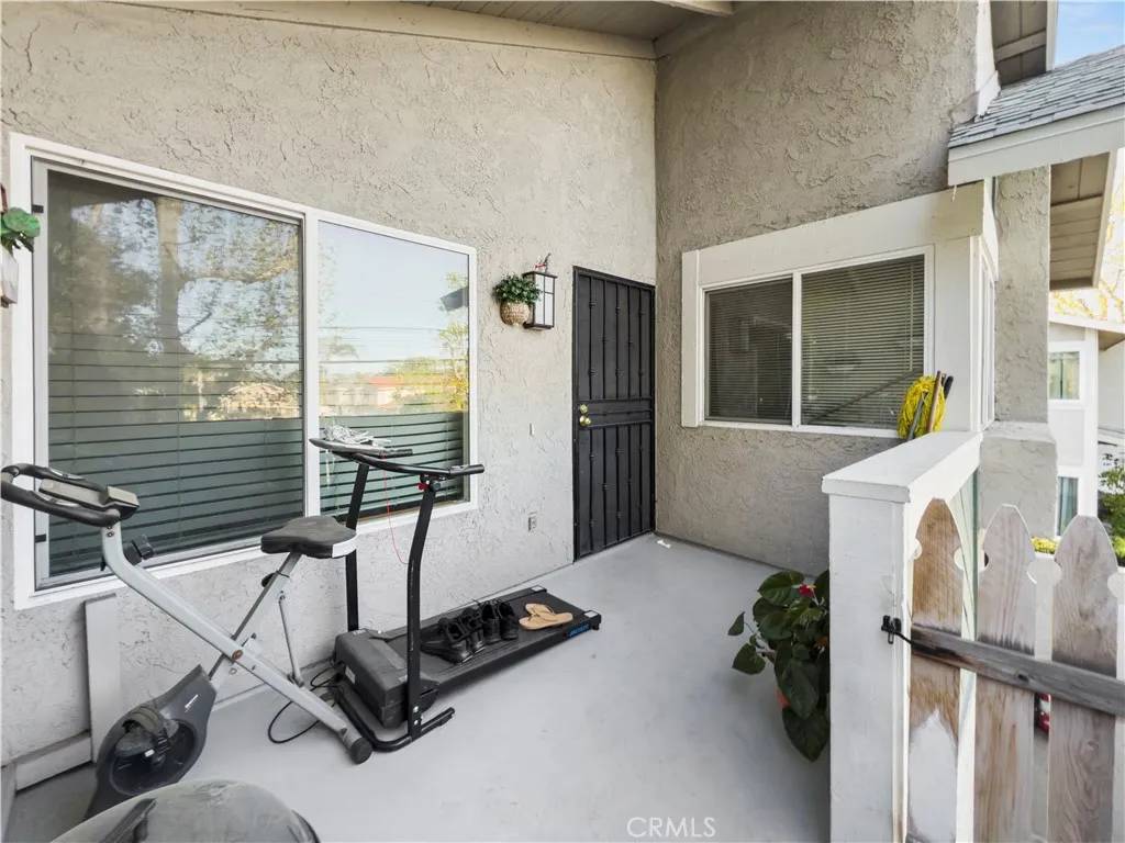 Santa Ana, CA 92704,2612 W Northwood #40