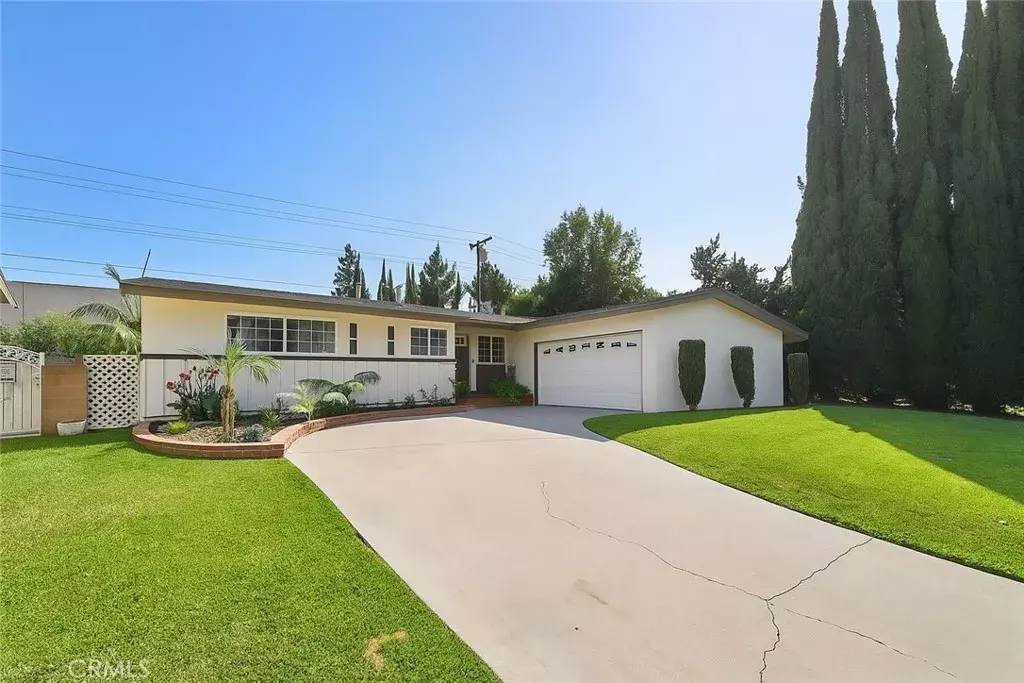 Fullerton, CA 92833,2148 W Houston Avenue