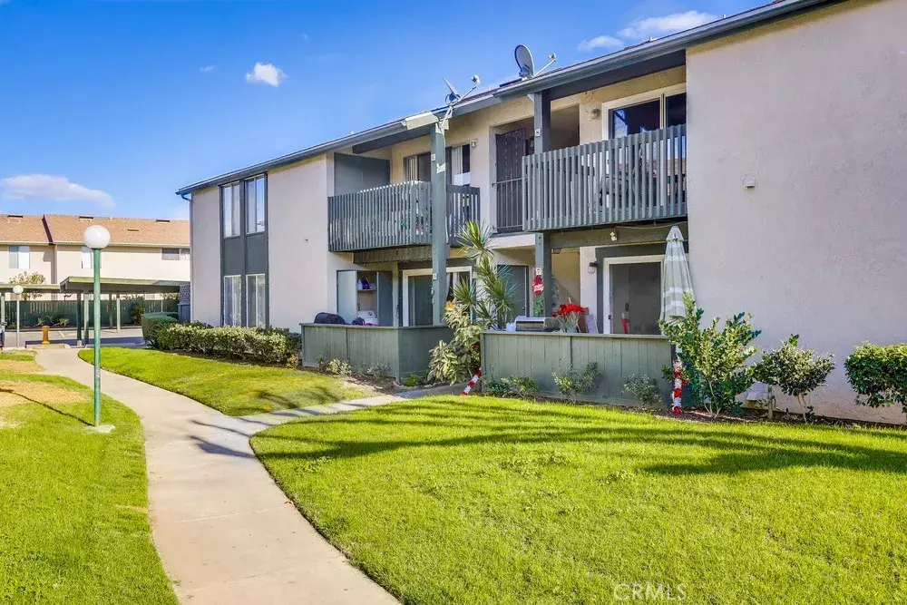 Lake Forest, CA 92630,23276 Orange Avenue #7