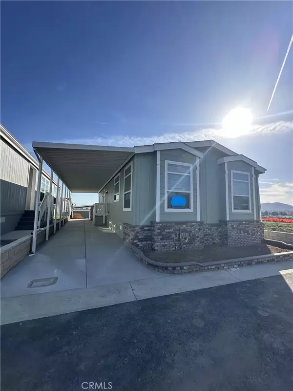Riverside, CA 92501,3444 Center Street #12