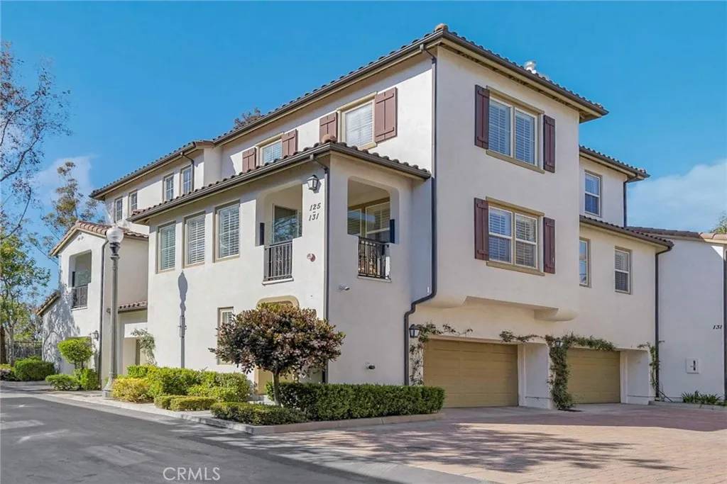 129 Talmadge, Irvine, CA 92602