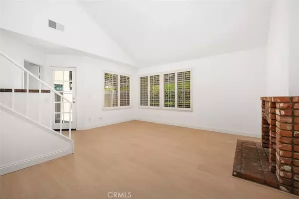Lake Forest, CA 92630,20042 Shamrock #23