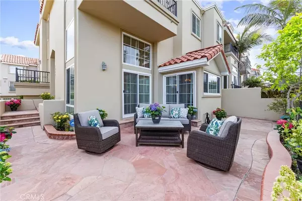 Huntington Beach, CA 92648,19481 Riverdale Lane