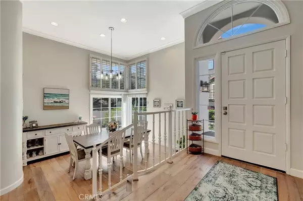 Huntington Beach, CA 92648,19261 Meadowood Circle