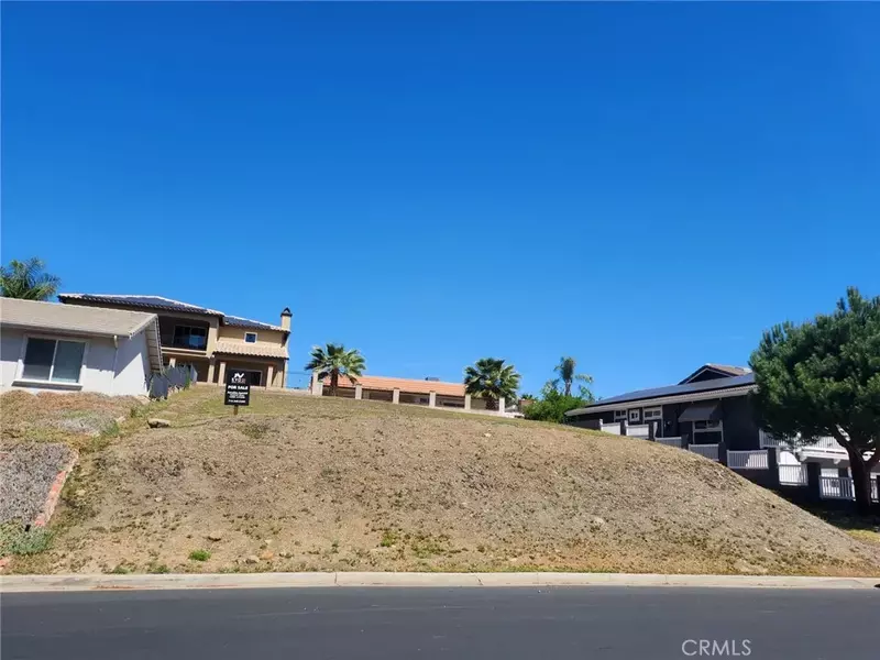 22720 Blue Teal, Canyon Lake, CA 92587
