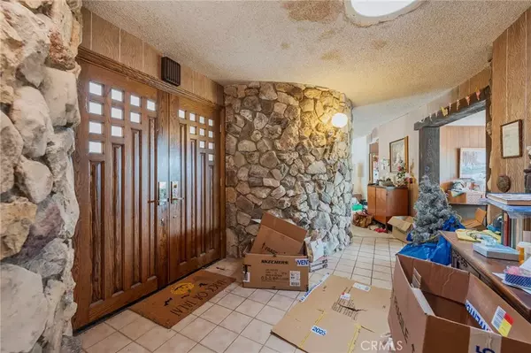 Rancho Palos Verdes, CA 90275,5202 Middlecrest Road