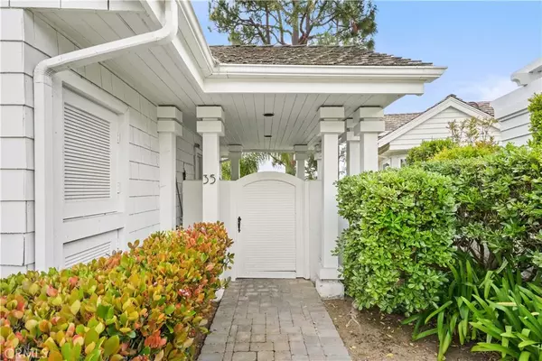 Newport Beach, CA 92660,35 Northampton Court #118