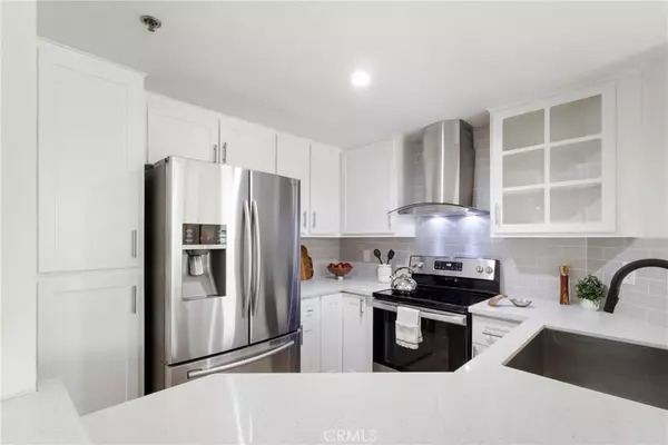 680 Camino De La Reina #2105, San Diego, CA 92108