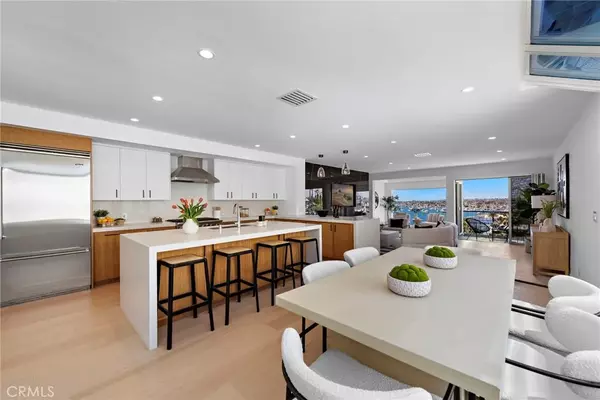 Corona Del Mar, CA 92625,309 Carnation Avenue #4