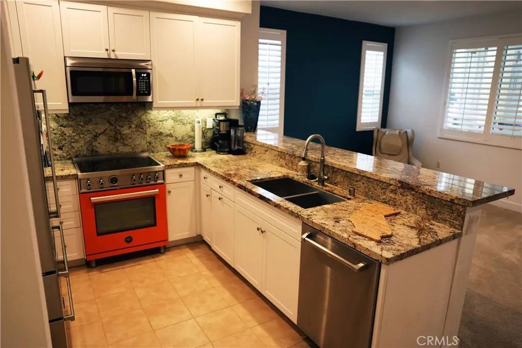 Oceanside, CA 92054,1104 Hibiscus Way