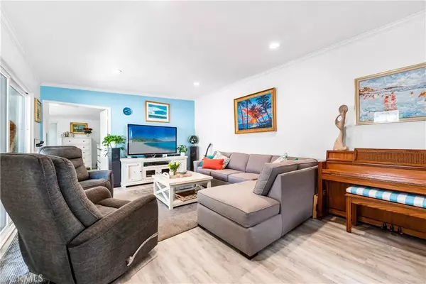 Huntington Beach, CA 92648,1828 Alsuna Lane