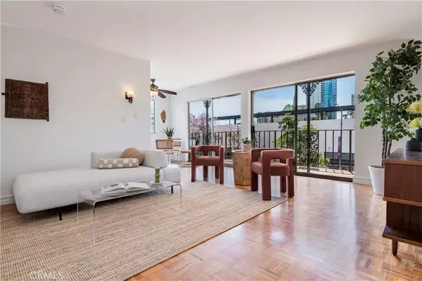 Long Beach, CA 90802,615 E Broadway #306