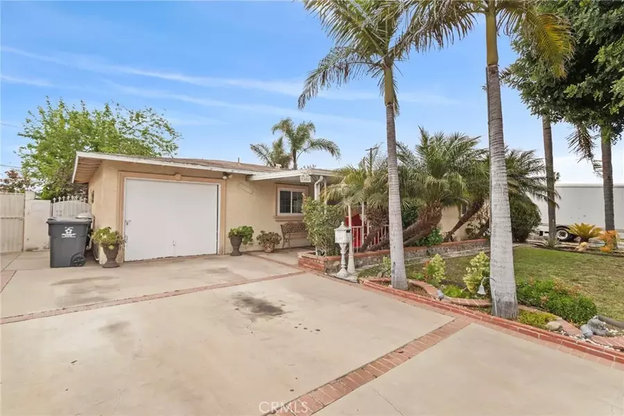 1406 W Camden Place, Santa Ana, CA 92704