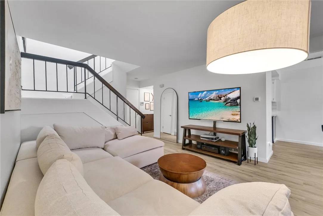1033 W Lamark Lane, Anaheim, CA 92802