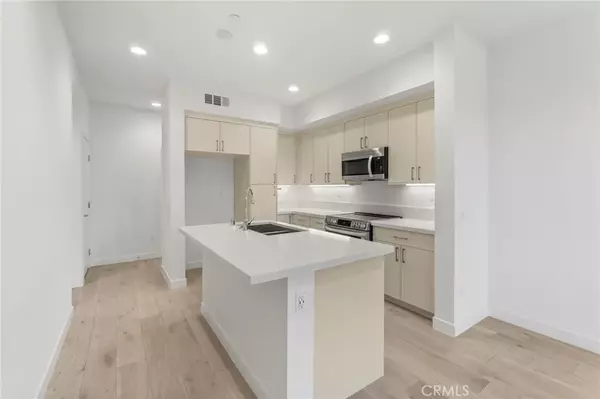 Long Beach, CA 90805,22 E Sunset Street
