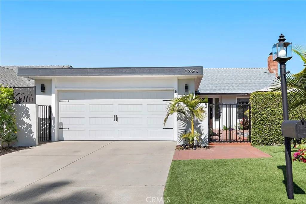 Laguna Hills, CA 92653,22665 Ancona