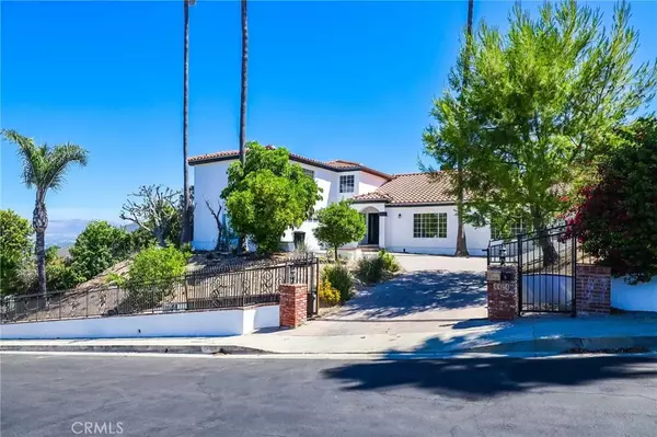 4424 Deanwood Drive, Woodland Hills, CA 91364