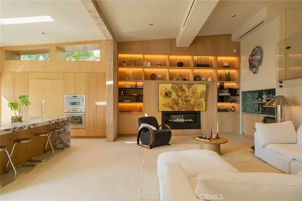 West Hollywood, CA 90069,8378 Hollywood Boulevard