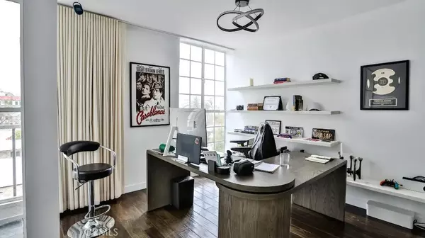 West Hollywood, CA 90069,1400 N Sweetzer Avenue #405