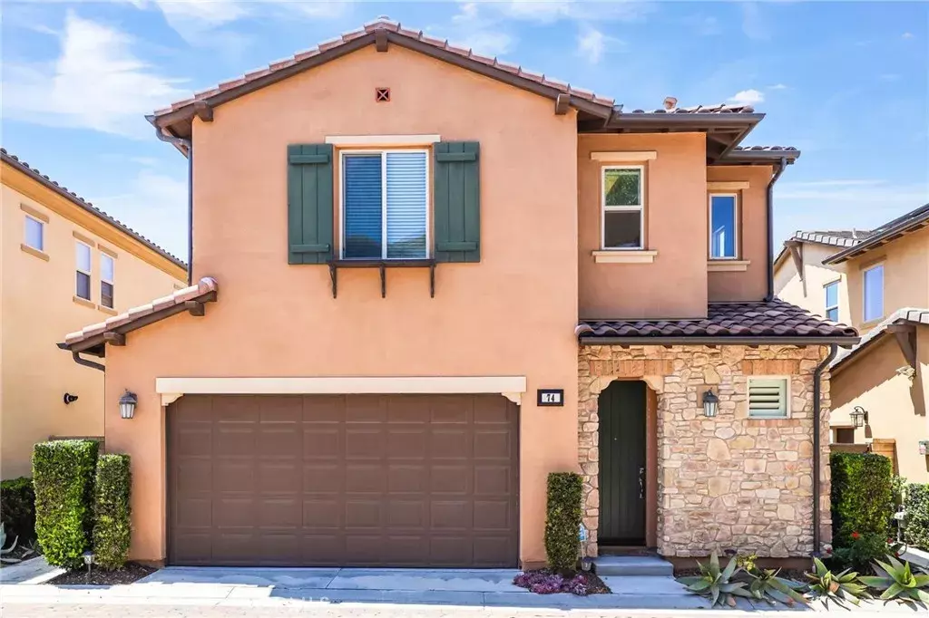 Lake Forest, CA 92630,74 Fuchsia
