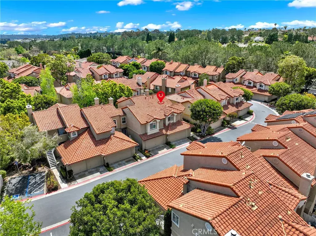 San Diego, CA 92130,3860 Creststone Place