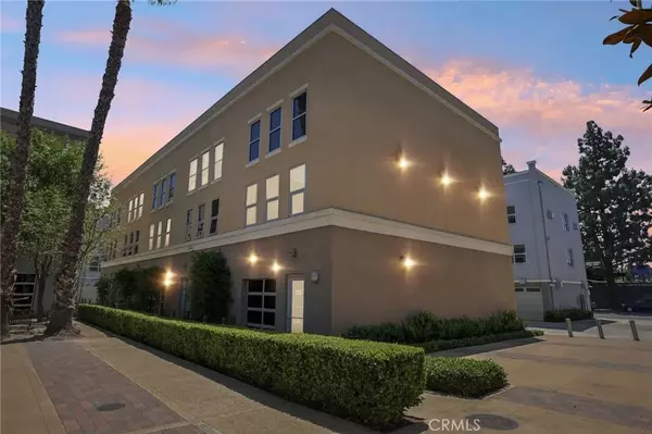 Santa Ana, CA 92701,721 N Poinsettia Street