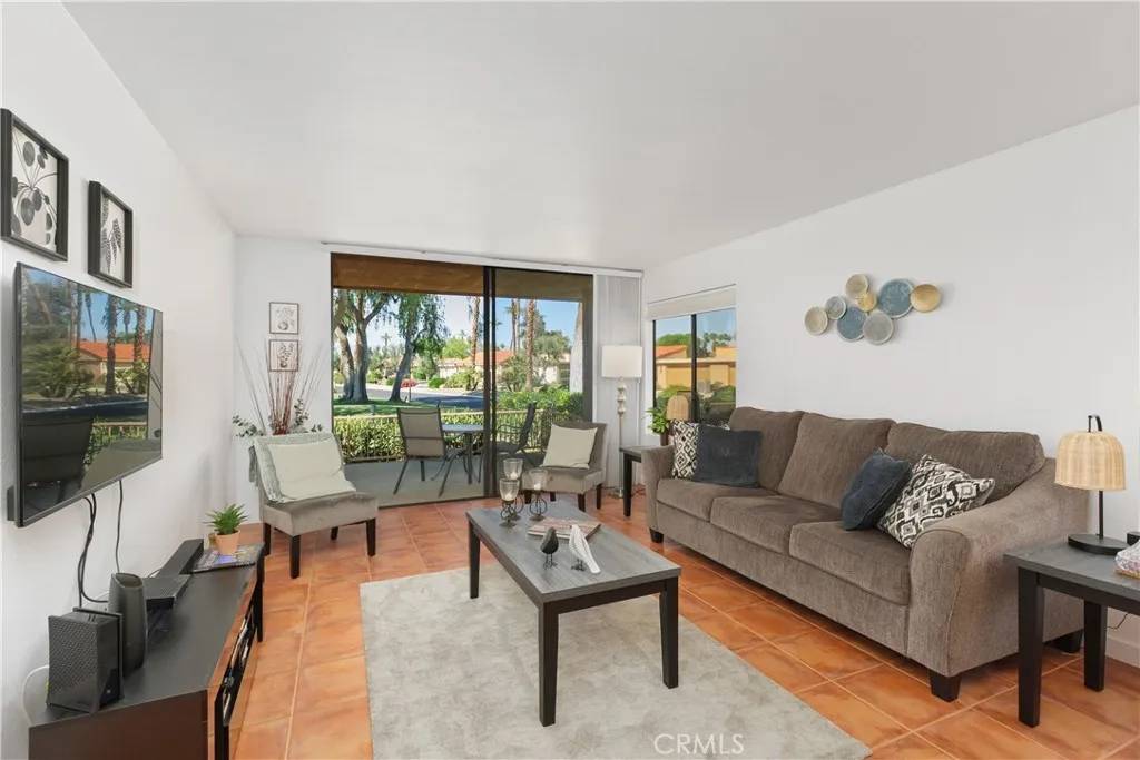 Rancho Mirage, CA 92270,1 Valencia Drive