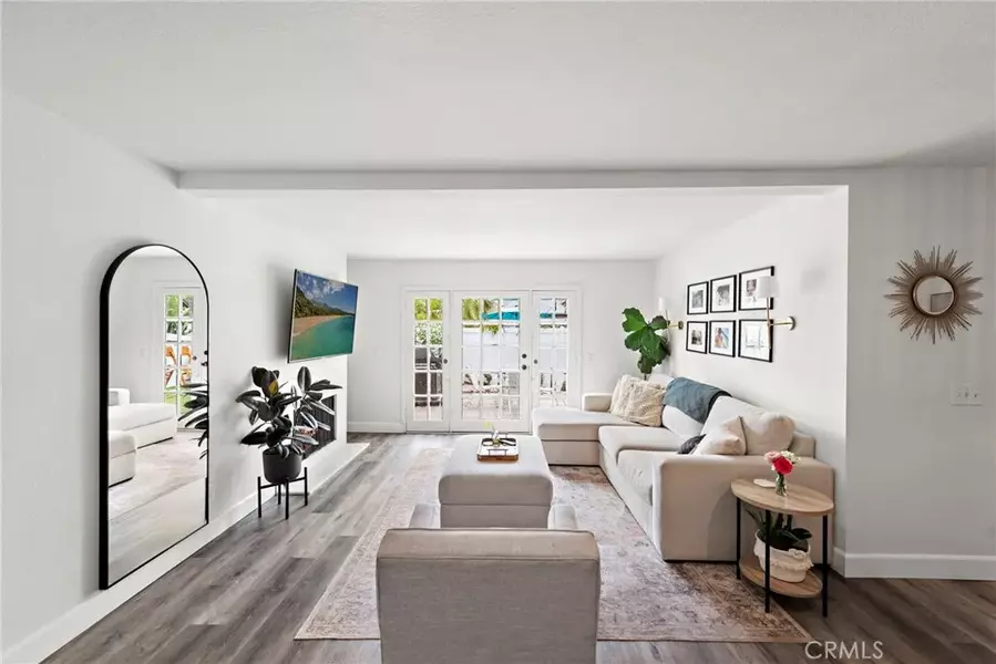 917 Hyde Ct, Costa Mesa, CA 92626