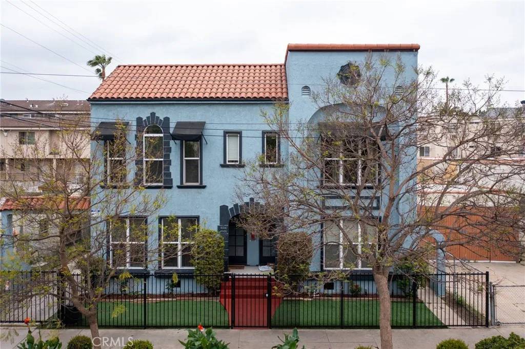 4316 Clinton Street, Los Angeles, CA 90004