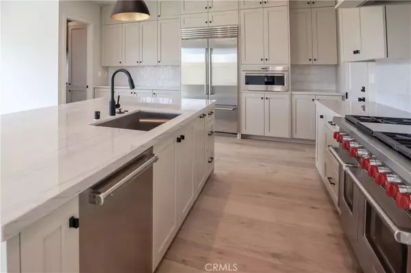 Irvine, CA 92618,118 Mossvine