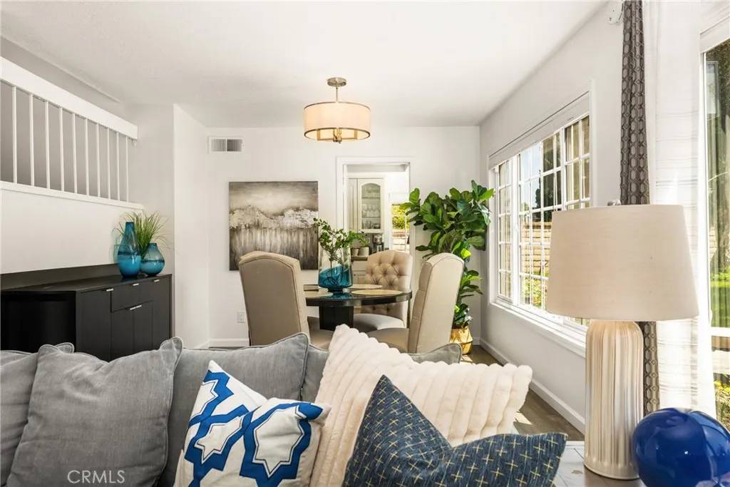 Irvine, CA 92614,9 New Mdws