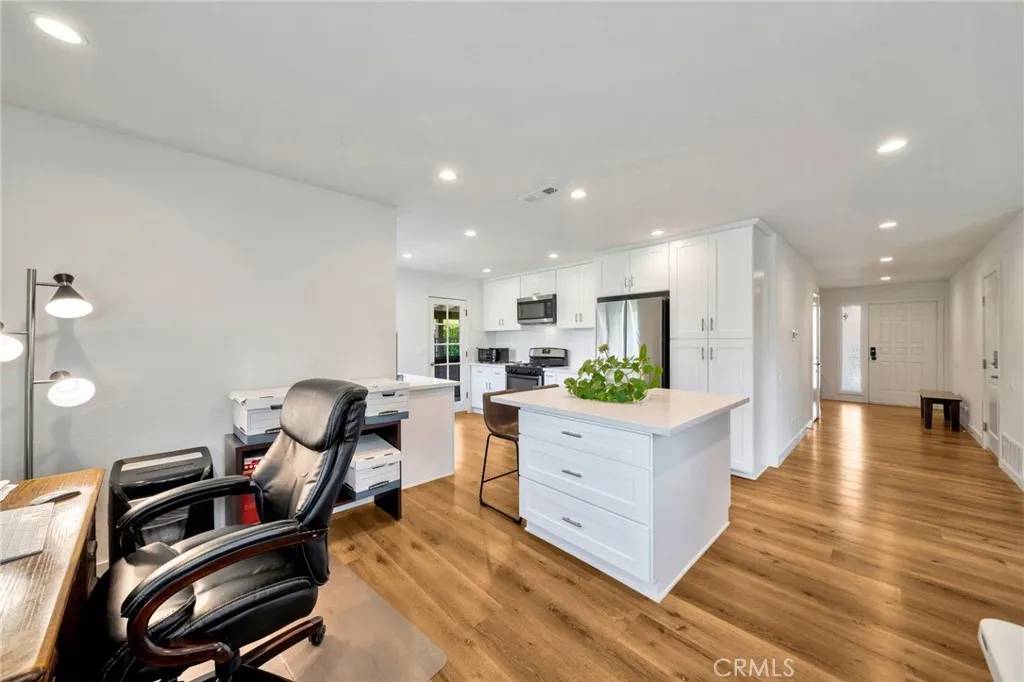 Mission Viejo, CA 92692,27652 Via Rodrigo