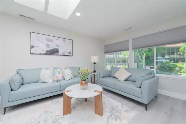 Laguna Woods, CA 92637,2206 Via Mariposa East #B