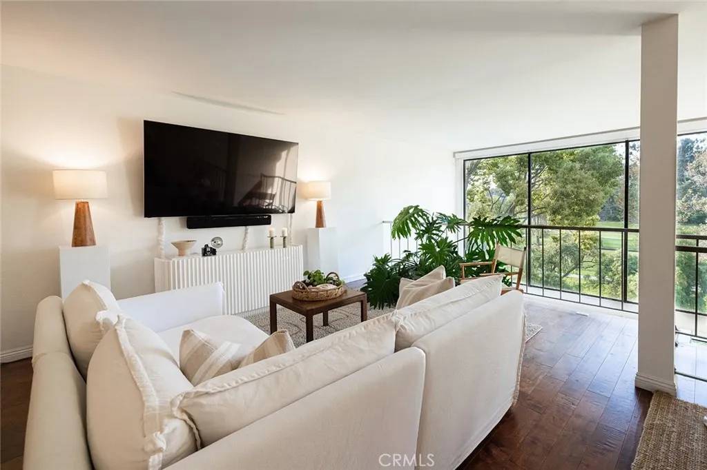 2564 Navarra Drive #108, Carlsbad, CA 92009