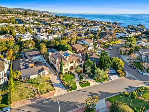 Corona Del Mar, CA 92625,206 Driftwood Road