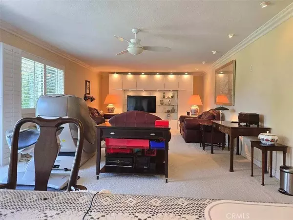 Laguna Woods, CA 92637,2385 Via Mariposa W. #1B