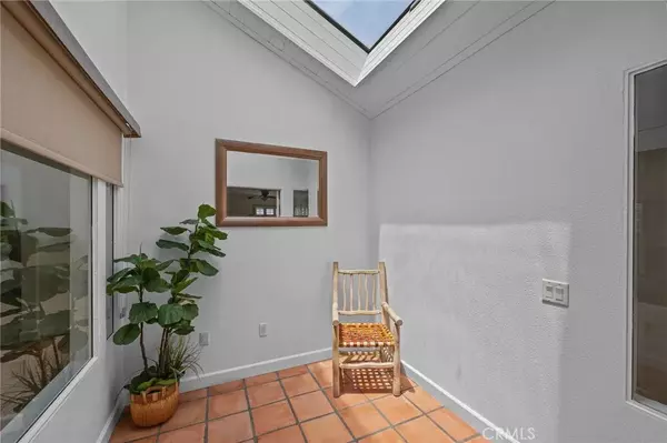 Mission Viejo, CA 92692,28406 Buena Vista