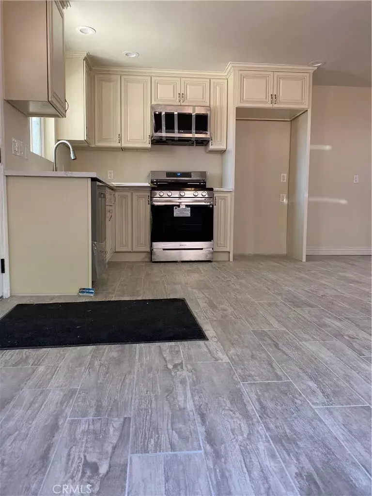 Santa Ana, CA 92703,1727 W Santa Ana Boulevard