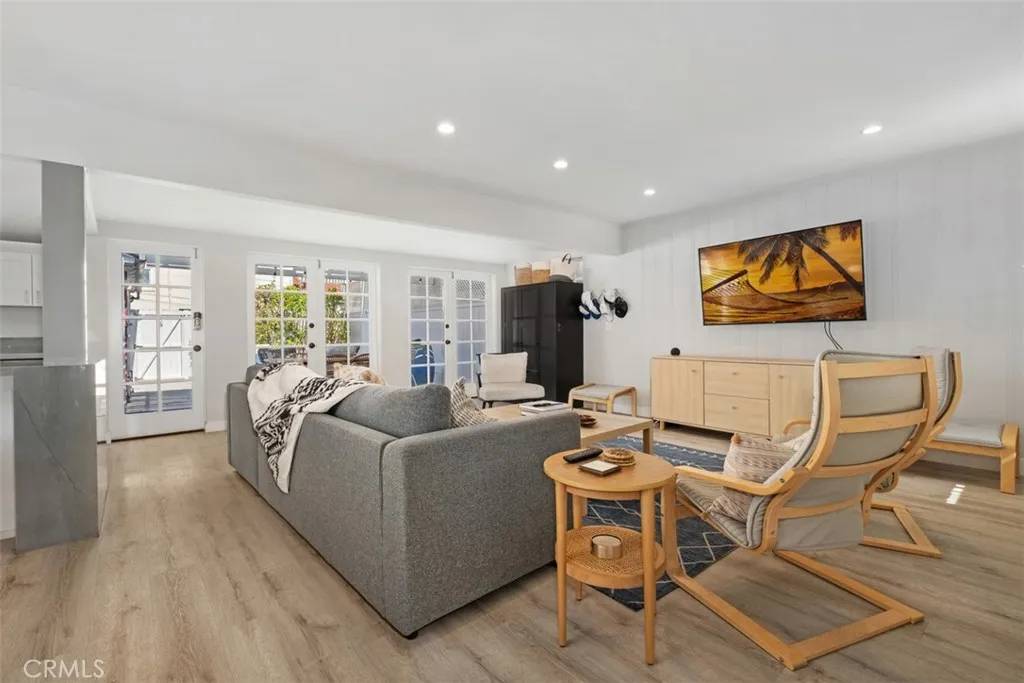 Newport Beach, CA 92662,202 Onyx Avenue