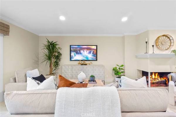 Newport Beach, CA 92660,2607 Vista Ornada