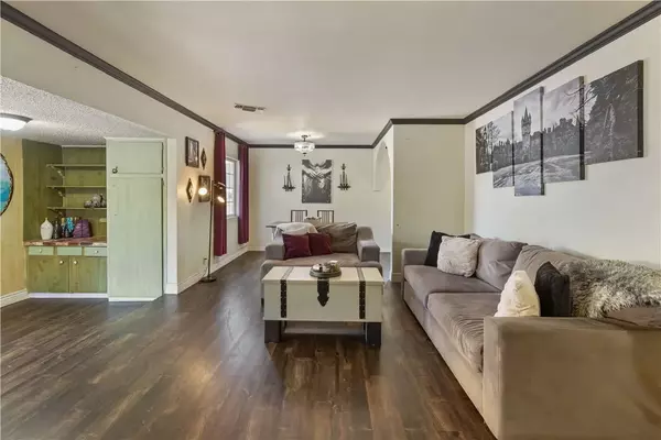 North Hollywood, CA 91605,7045 Varna Avenue