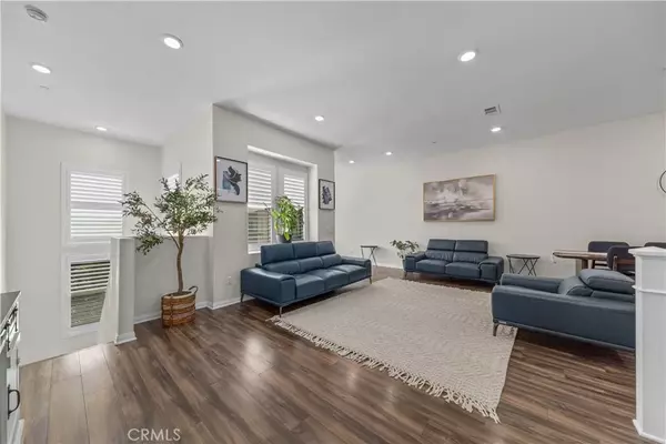 Irvine, CA 92618,135 Neptune