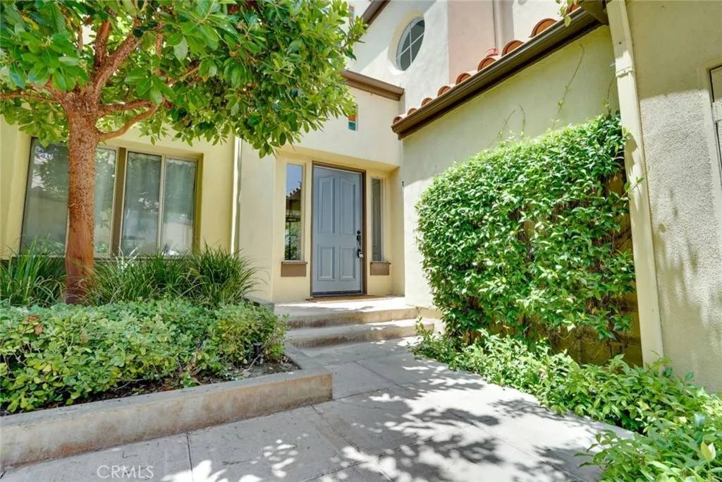 Newport Beach, CA 92660,417 Bay Hill Drive