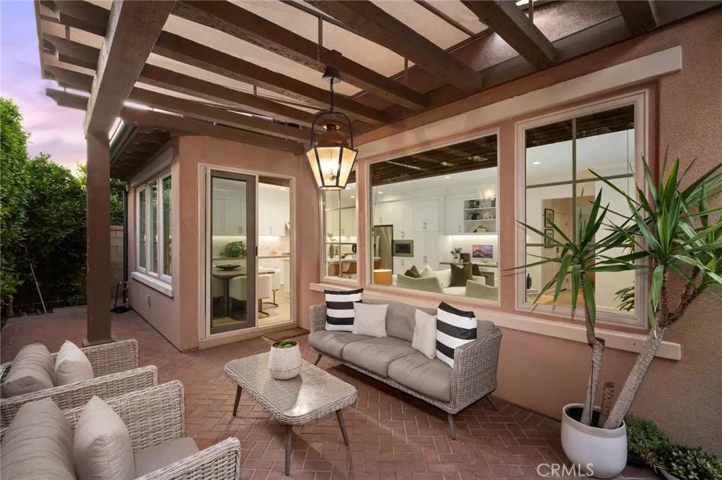 Irvine, CA 92618,84 Bianco
