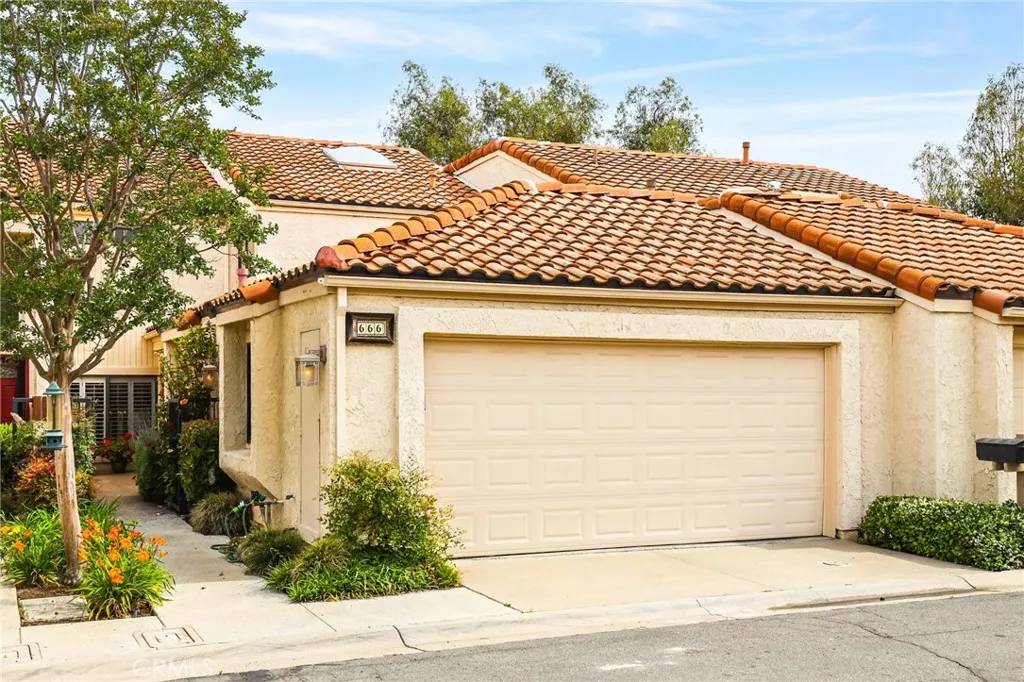 666 Brookline Place,  Fullerton,  CA 92835